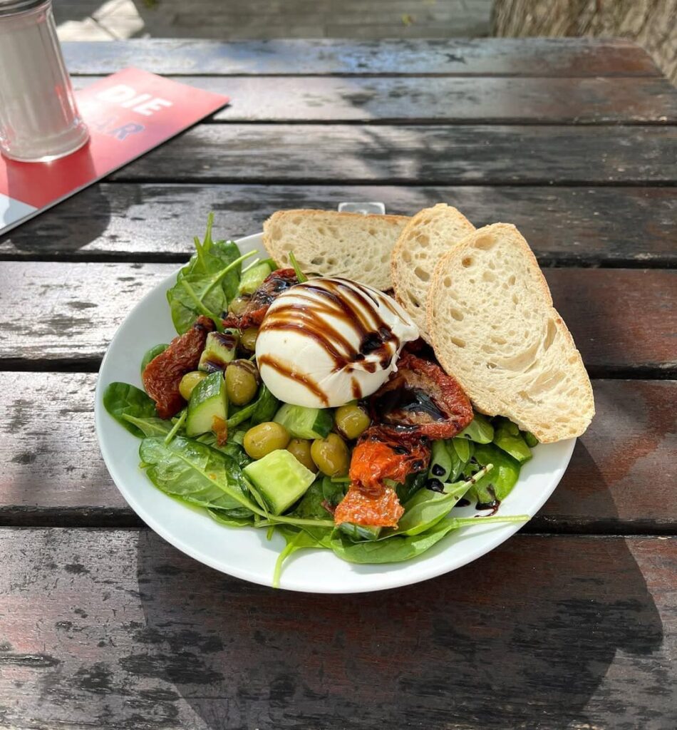 Buchkantine Moabit Berlin Cafe