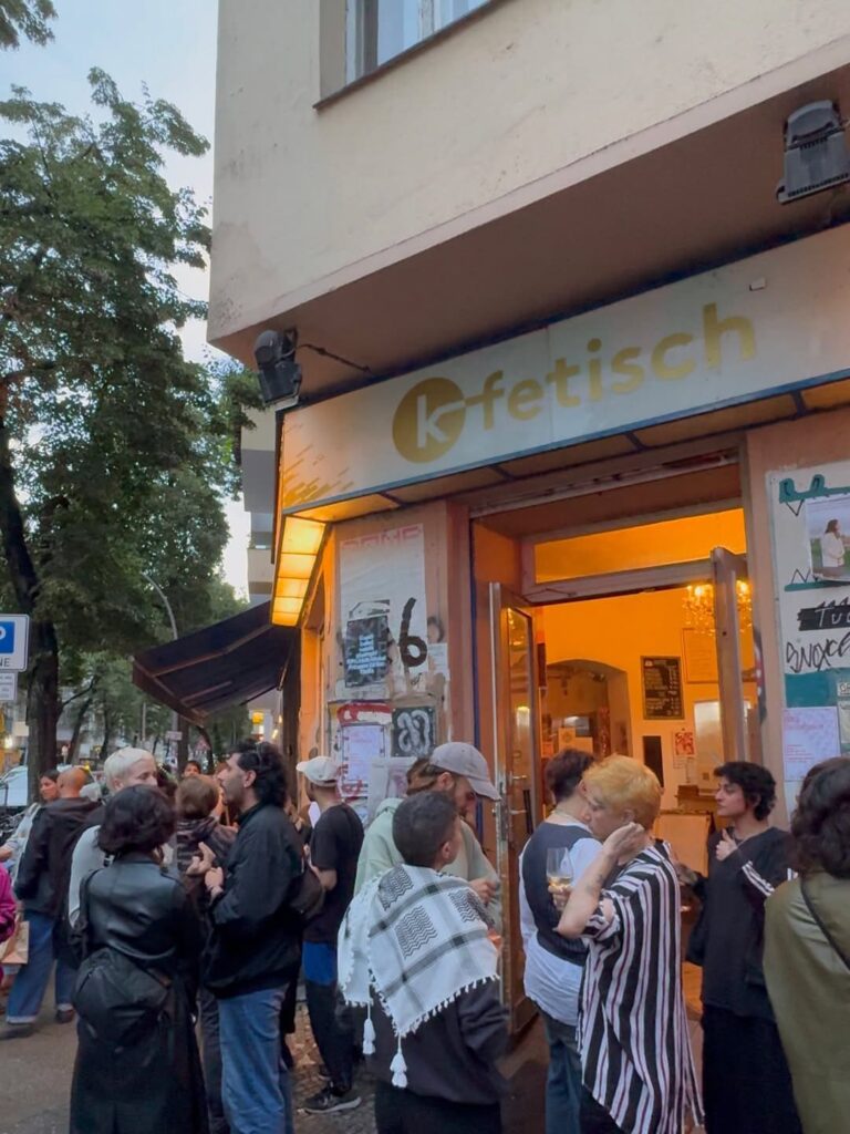 k-fetisch Neukölln Berlin Cafe