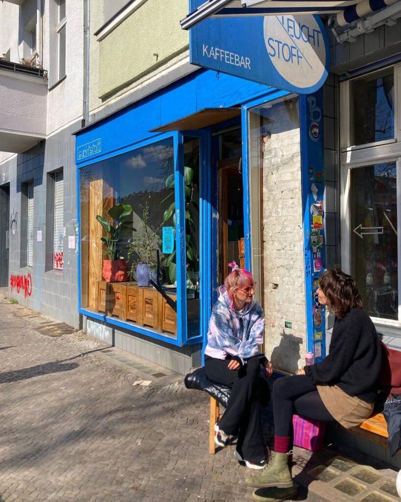 Leuchtstoff Neukölln Berlin Cafe