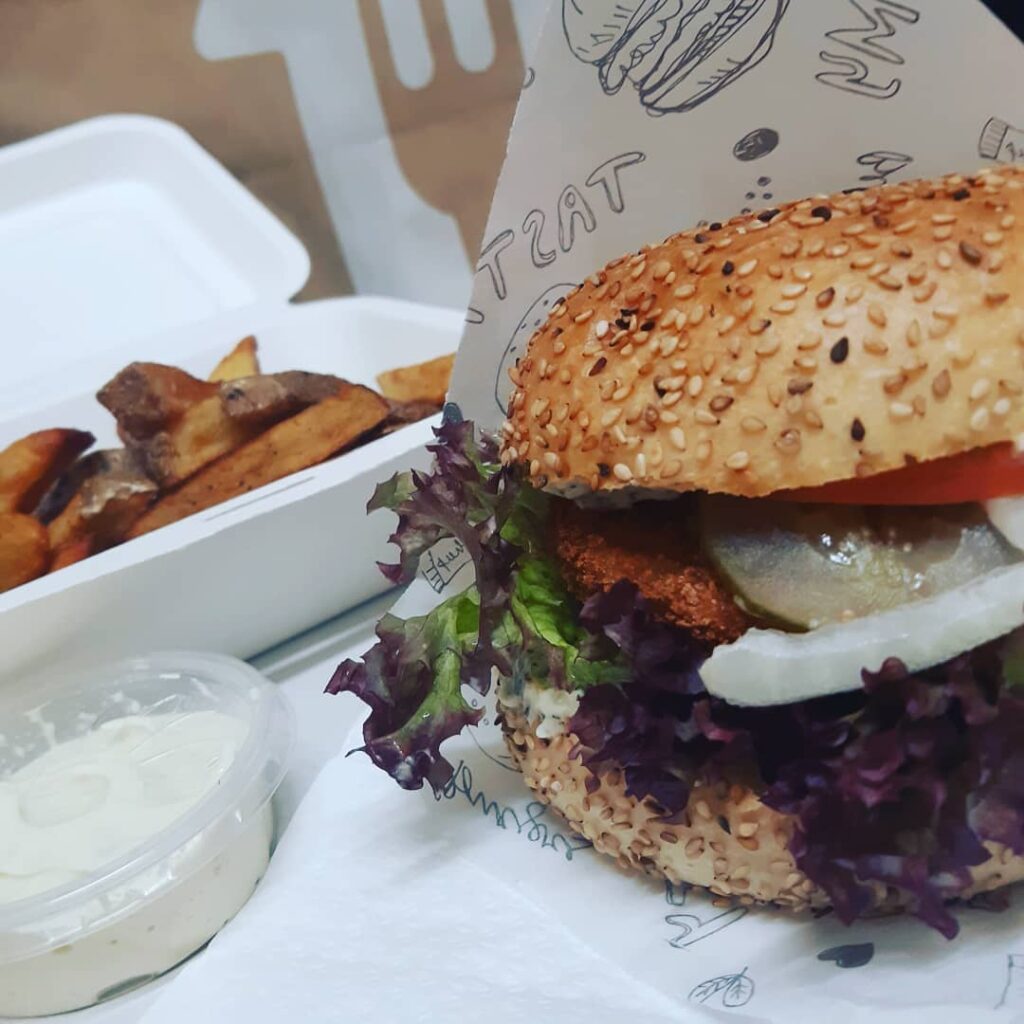 Yoyo Foodworld | Best Vegan Burgers in Berlin | Vegan Food Guide Berlin