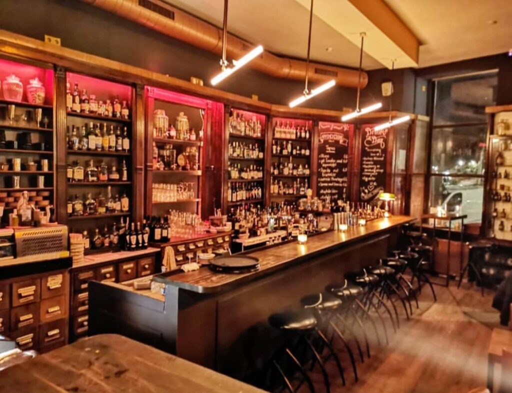 Apotheken Bar | Weird Bars in Berlin