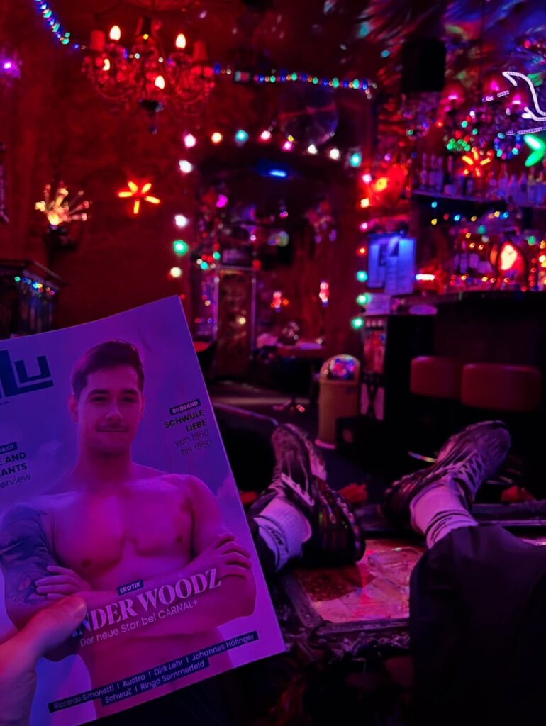 Roses | Weird Bars in Berlin