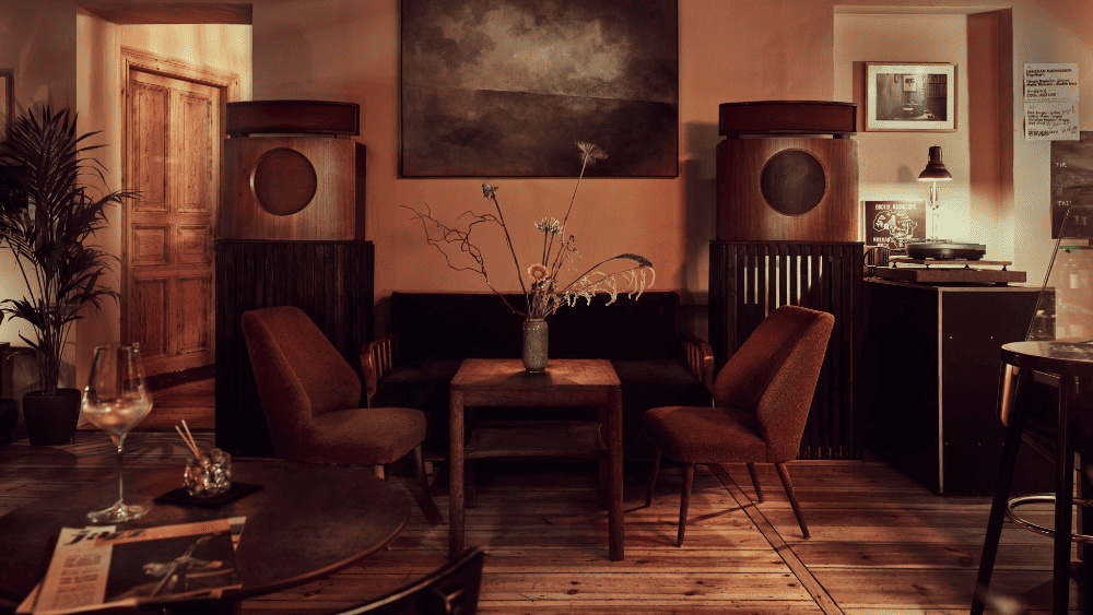 10 Cool Listening Bars in Berlin | Rhinoceros