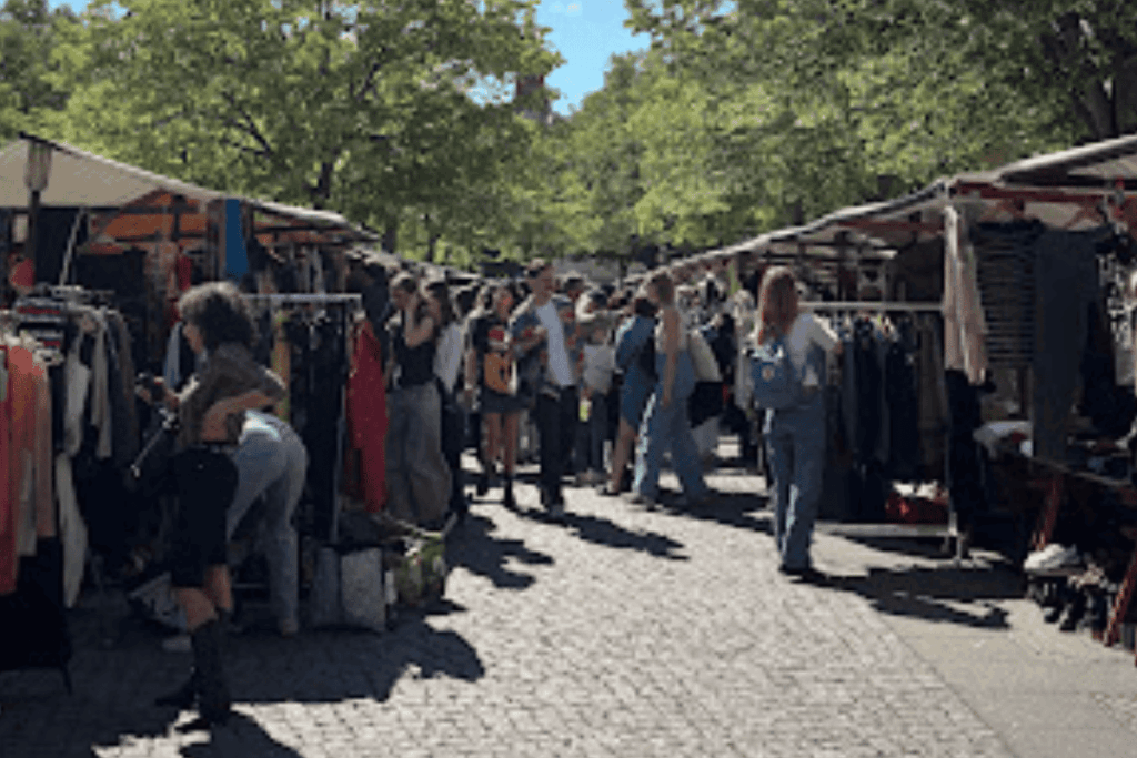Kranoldplatz Flohmarkt Neukölln Berlin